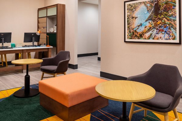 holiday-inn-hotel-and-suites-orlando-6160526148-2x1