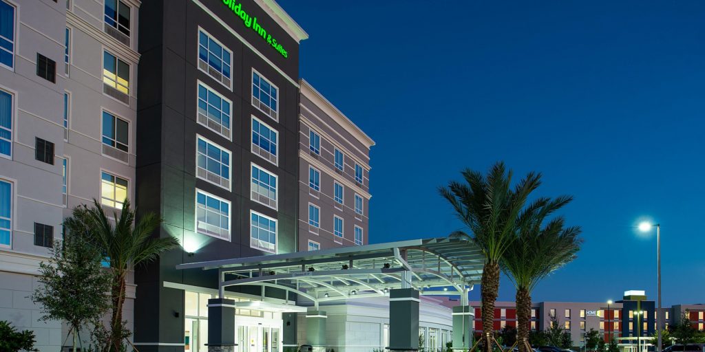 Holiday Inn Hotel And Suites Orlando 6187069765 2x1 1024x512 